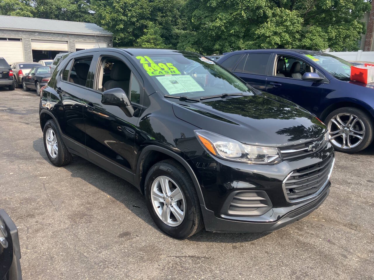Used 2021 Chevrolet Trax LS w/ Tint and Cruise Package AWD/4WD image 5
