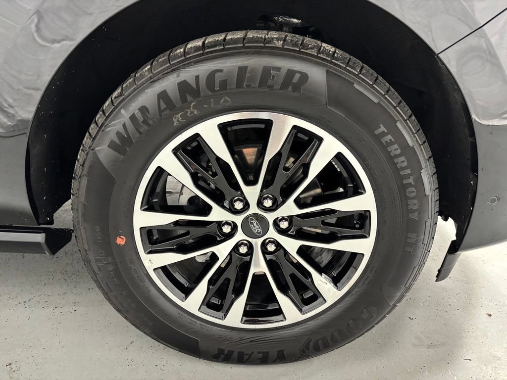 Used 2025 Ford Expedition Platinum AWD/4WD image 64