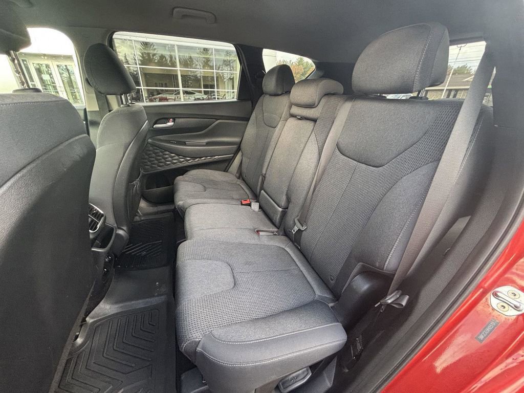 Used 2019 Hyundai Santa Fe SE image 11
