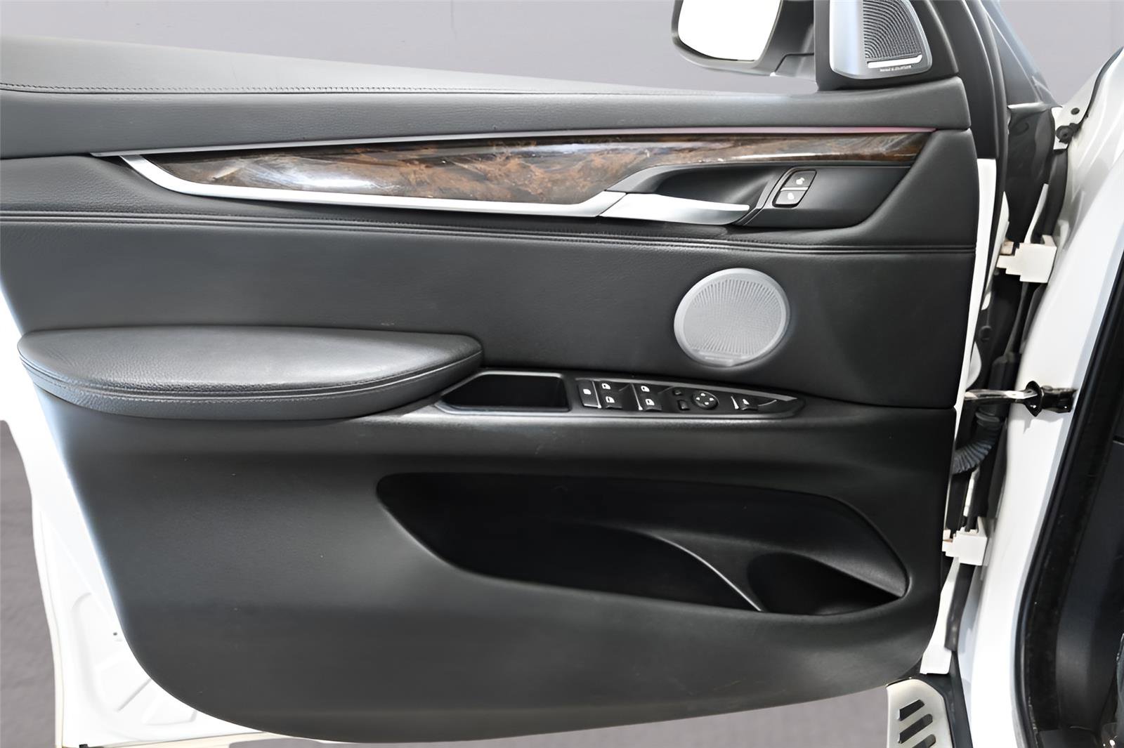 Used 2015 BMW X6 xDrive35i image 7