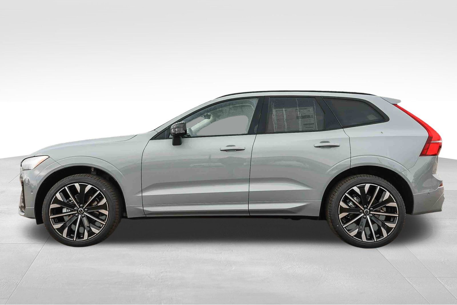 New 2026 Volvo XC60 B5 Ultra w/ Protection Package Premier image 8