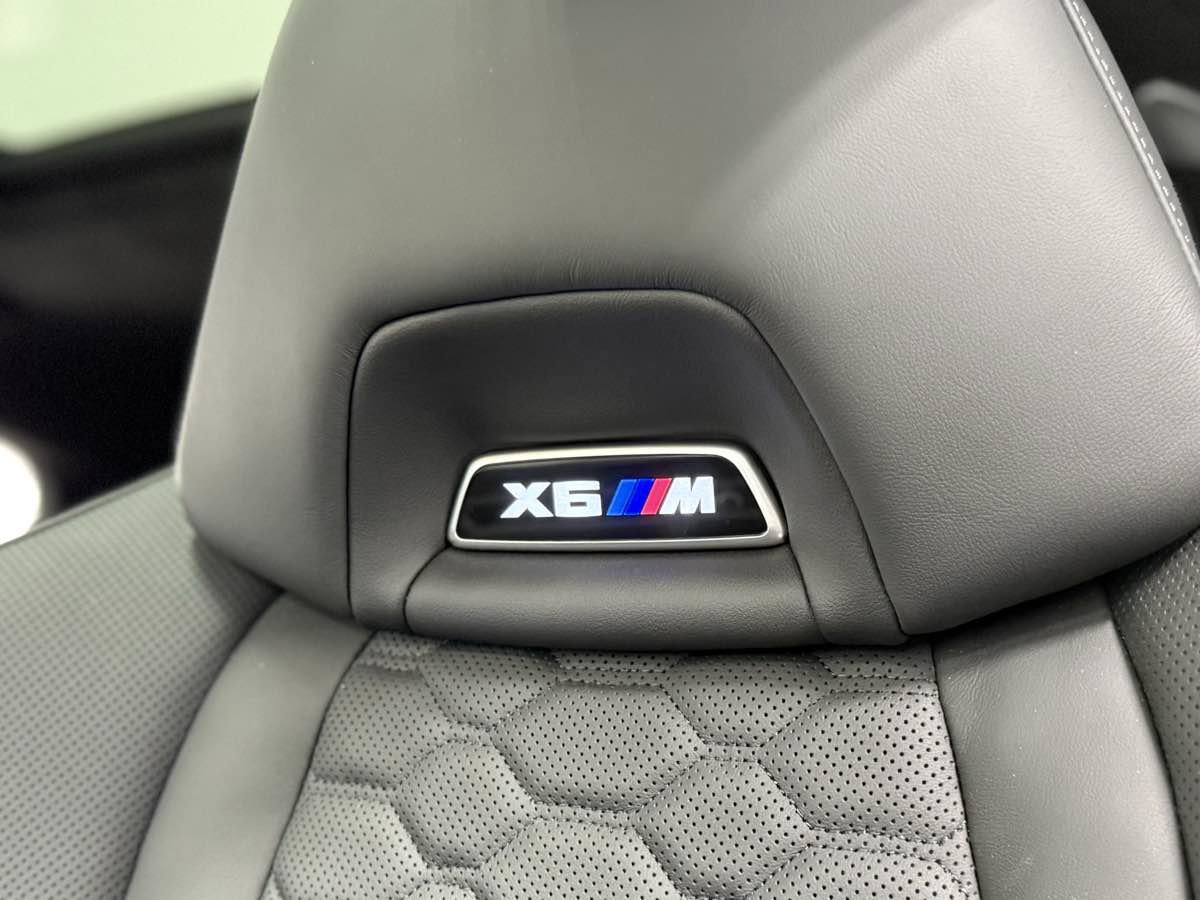 Used 2024 BMW X6 M Competition w/ Executive Package image 16