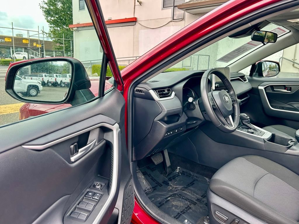 Certified 2025 Toyota RAV4 XLE w/ Convenience Package AWD/4WD image 9