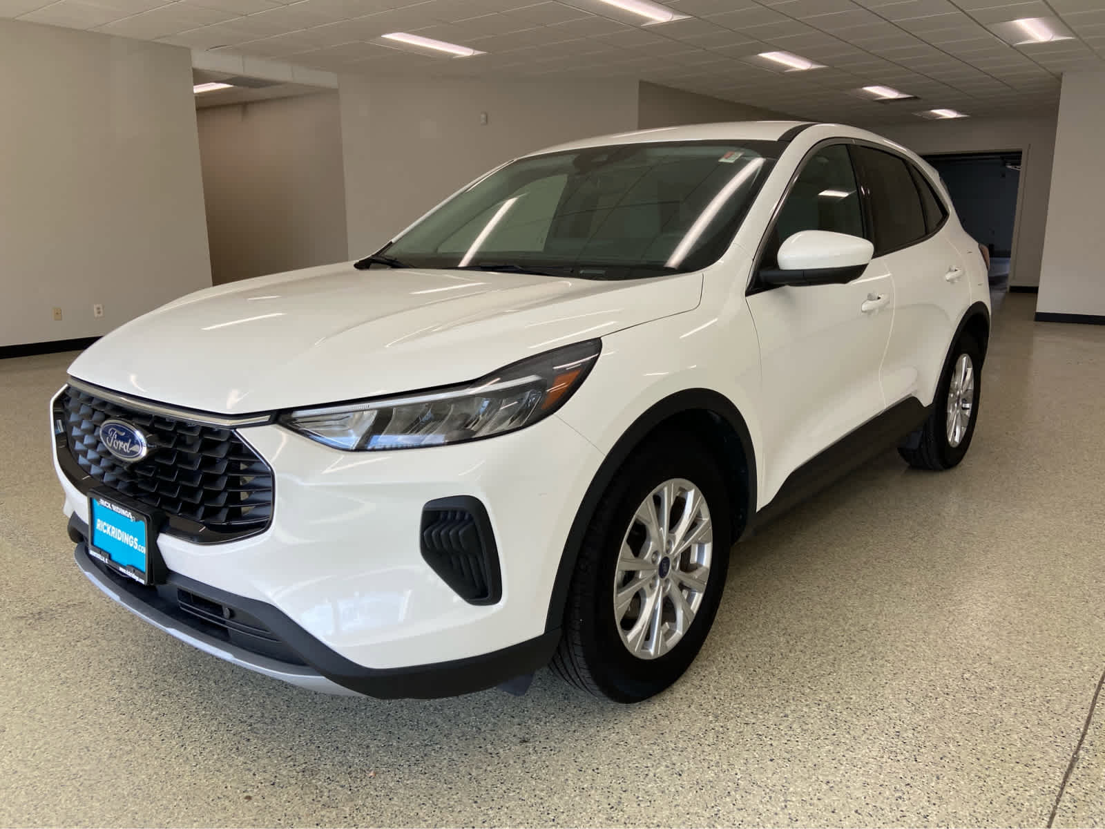 Used 2023 Ford Escape Active w/ Tech Pack #2 image 1