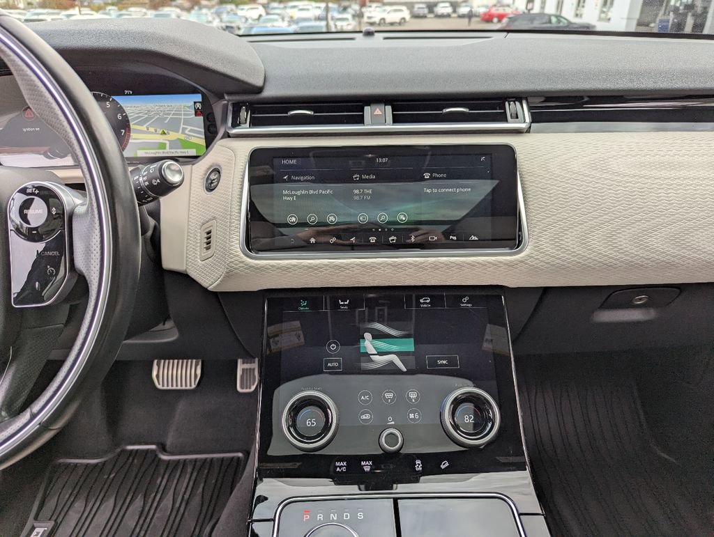 Used 2020 Land Rover Range Rover Velar R-Dynamic S image 18