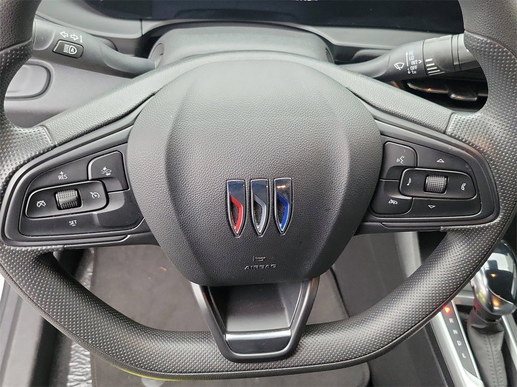 Used 2025 Buick Envista Preferred image 15