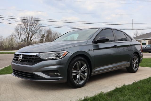 Used 2020 Volkswagen Jetta R-Line w/ R-Line Cold Weather Package image 7