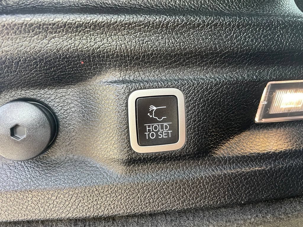 Used 2023 Jeep Grand Cherokee L Summit AWD/4WD image 14
