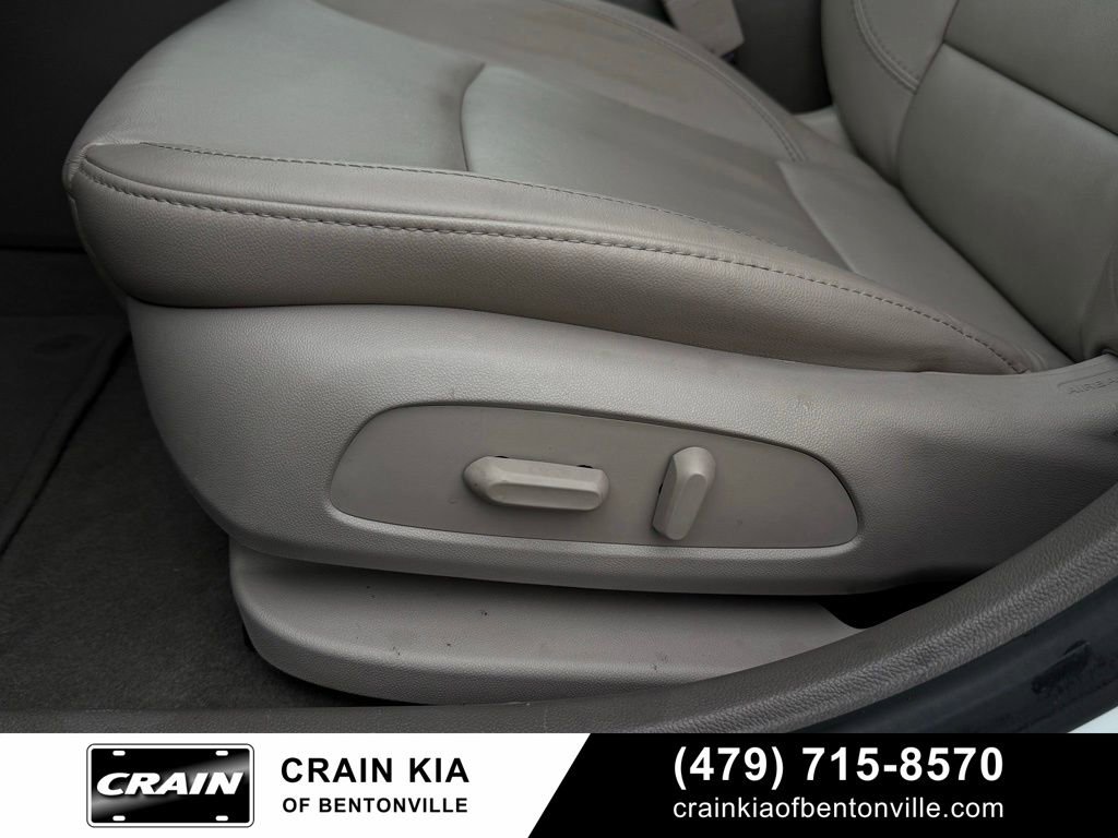 Used 2017 Chevrolet Cruze Premier w/ Enhanced Convenience Package FWD image 11