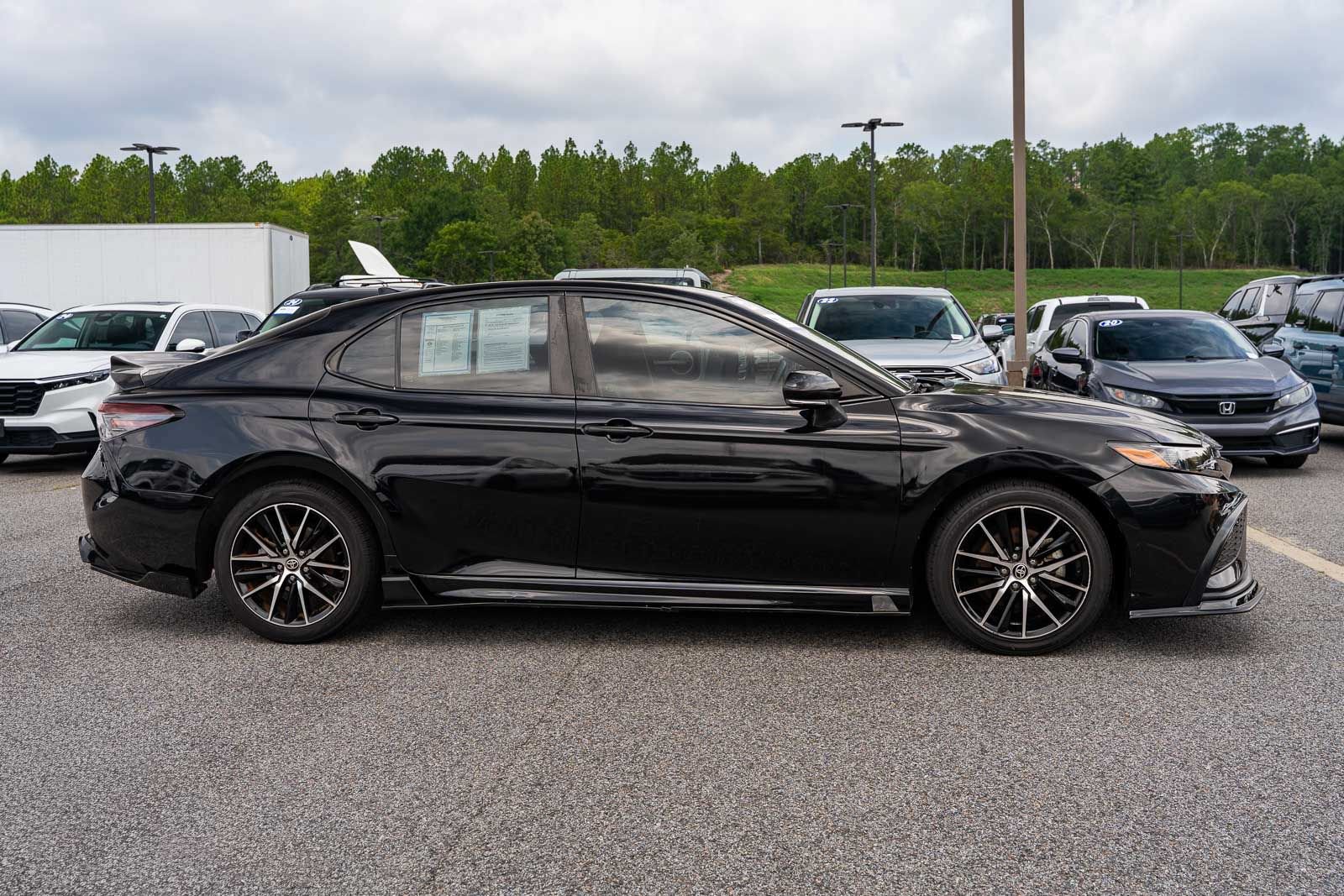 Used 2023 Toyota Camry SE FWD image 8