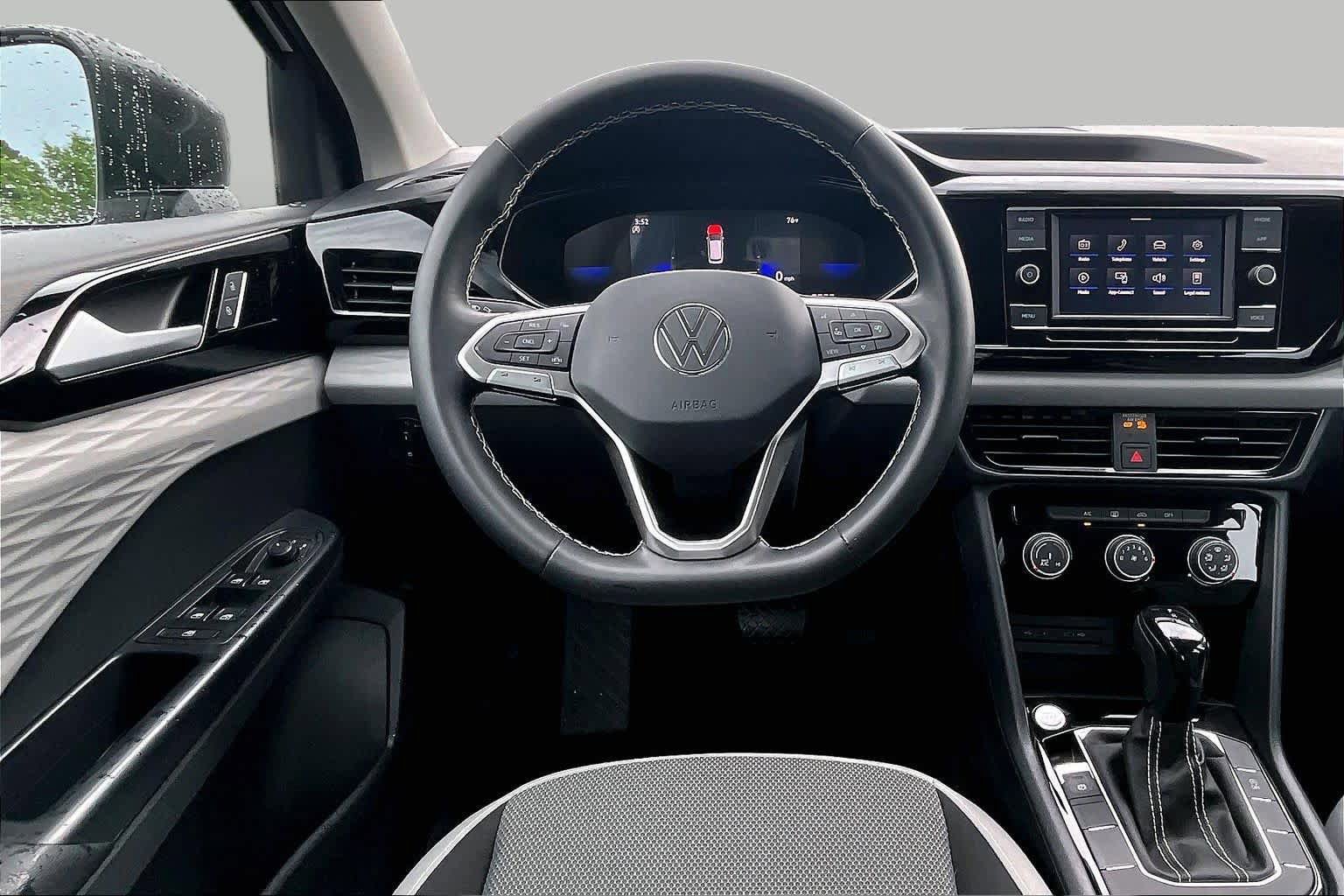 Used 2023 Volkswagen Taos S FWD image 5