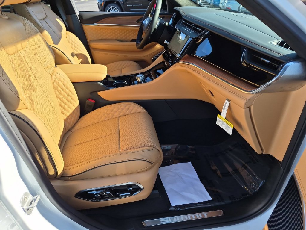 New 2027 Jeep Grand Cherokee L Summit AWD/4WD image 34