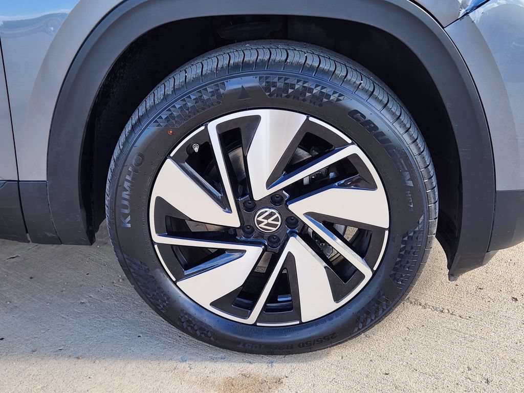 Used 2024 Volkswagen Atlas SE AWD/4WD image 9