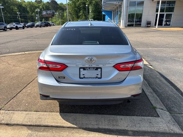 Used 2020 Toyota Camry LE image 6