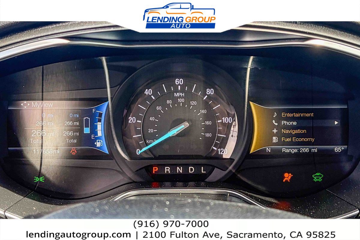 Used 2017 Ford Fusion Energi Titanium FWD image 21