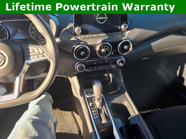 Used 2024 Nissan Sentra SV image 2