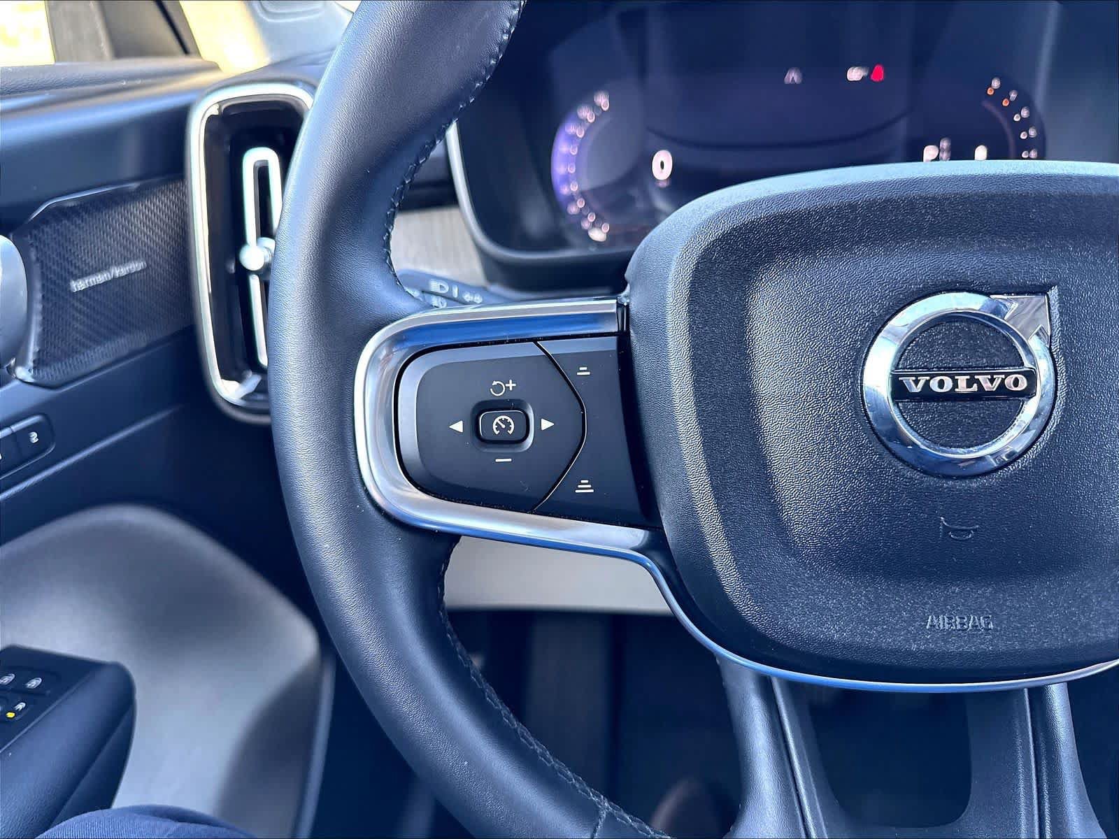 Used 2023 Volvo XC40 B5 Ultimate w/ Protection Package Premier AWD/4WD image 22