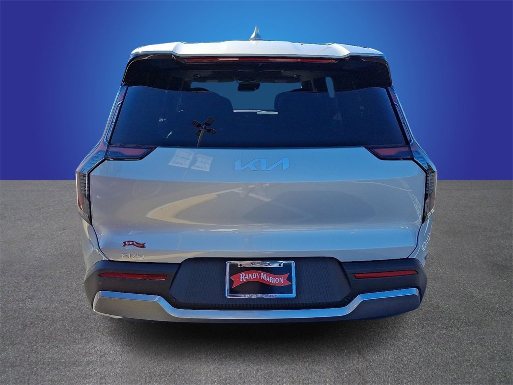 New 2026 Kia EV9 Light image 3