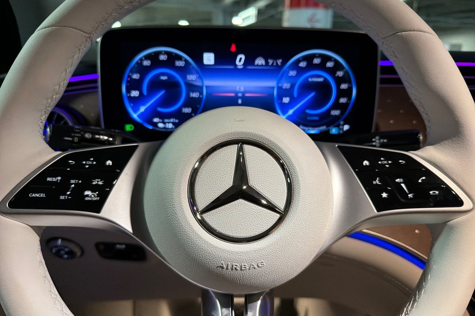 New 2027 Mercedes-Benz EQE 320 4MATIC SUV image 23