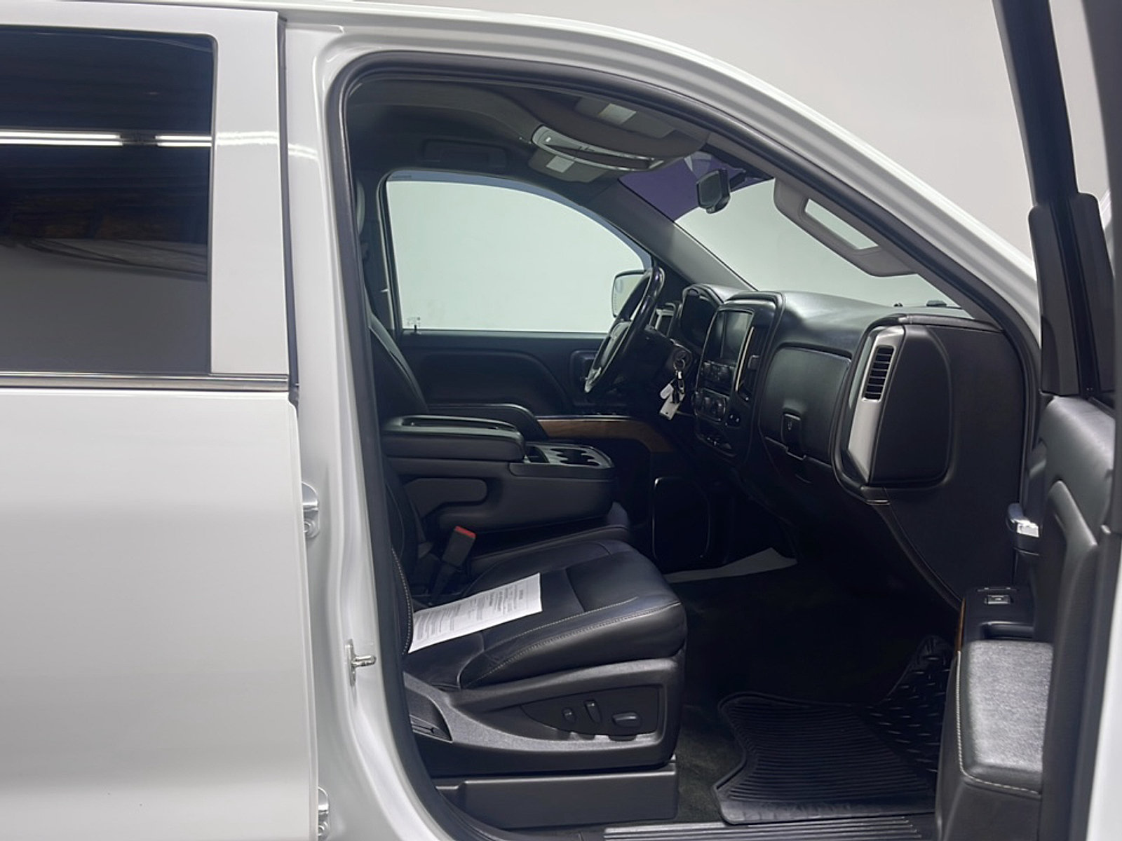 Used 2018 Chevrolet Silverado 1500 LTZ AWD/4WD image 20