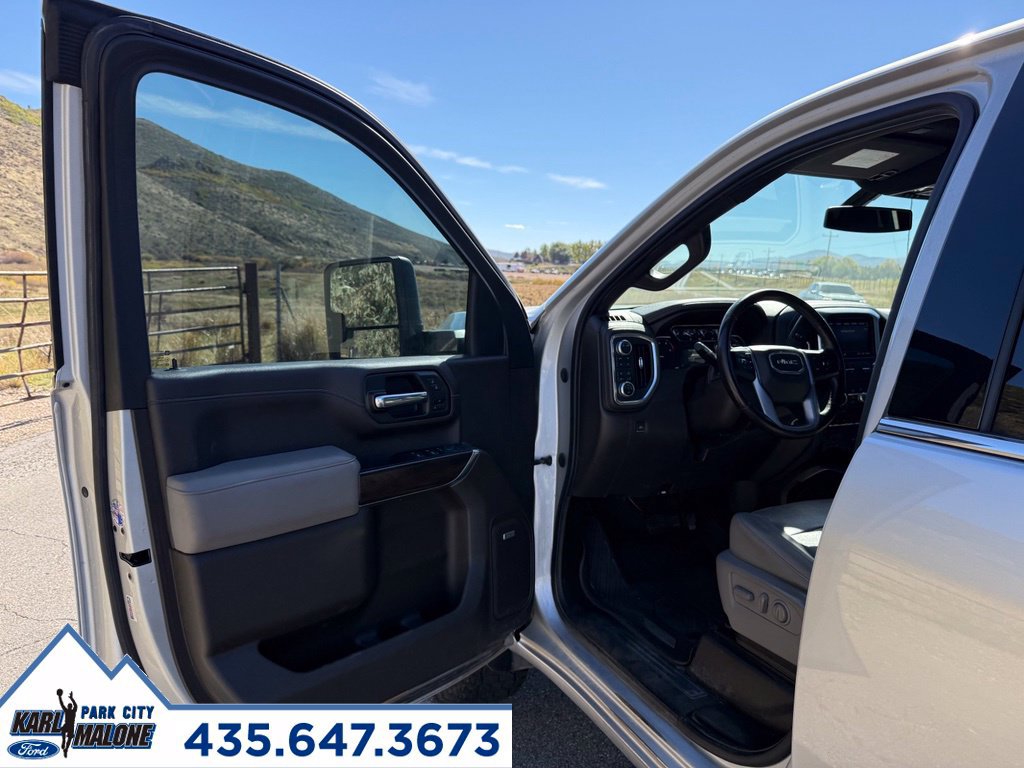 Used 2022 GMC Sierra 3500 SLT w/ SLT Premium Package AWD/4WD image 13