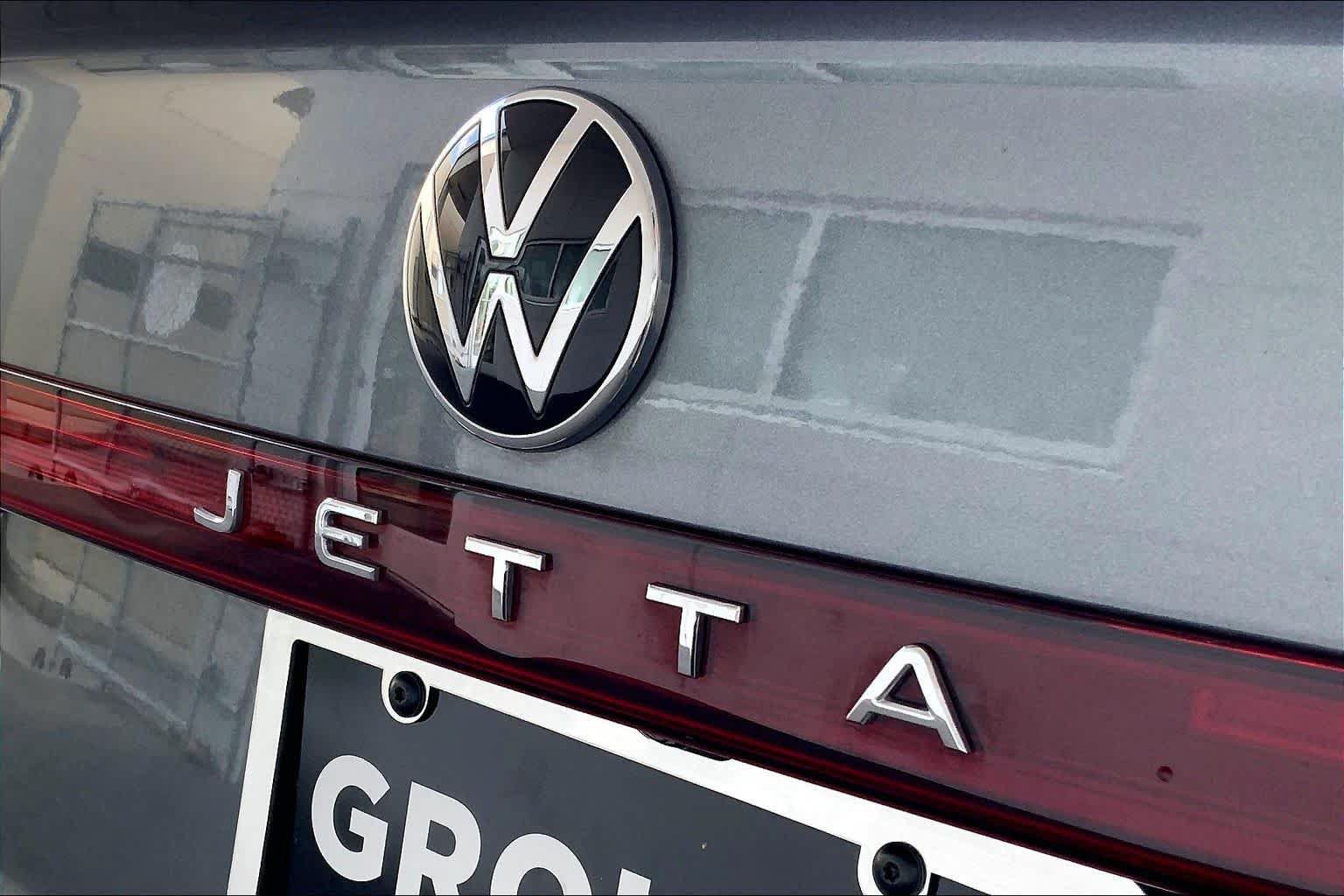 Used 2026 Volkswagen Jetta Sport FWD image 11