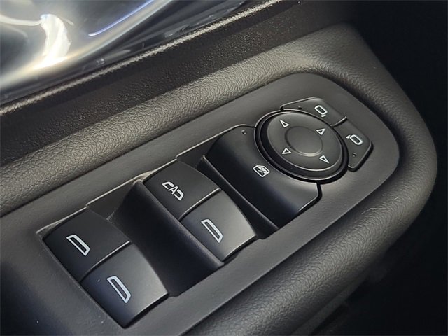 Used 2024 GMC Terrain SLE w/ Driver Convenience Package image 28