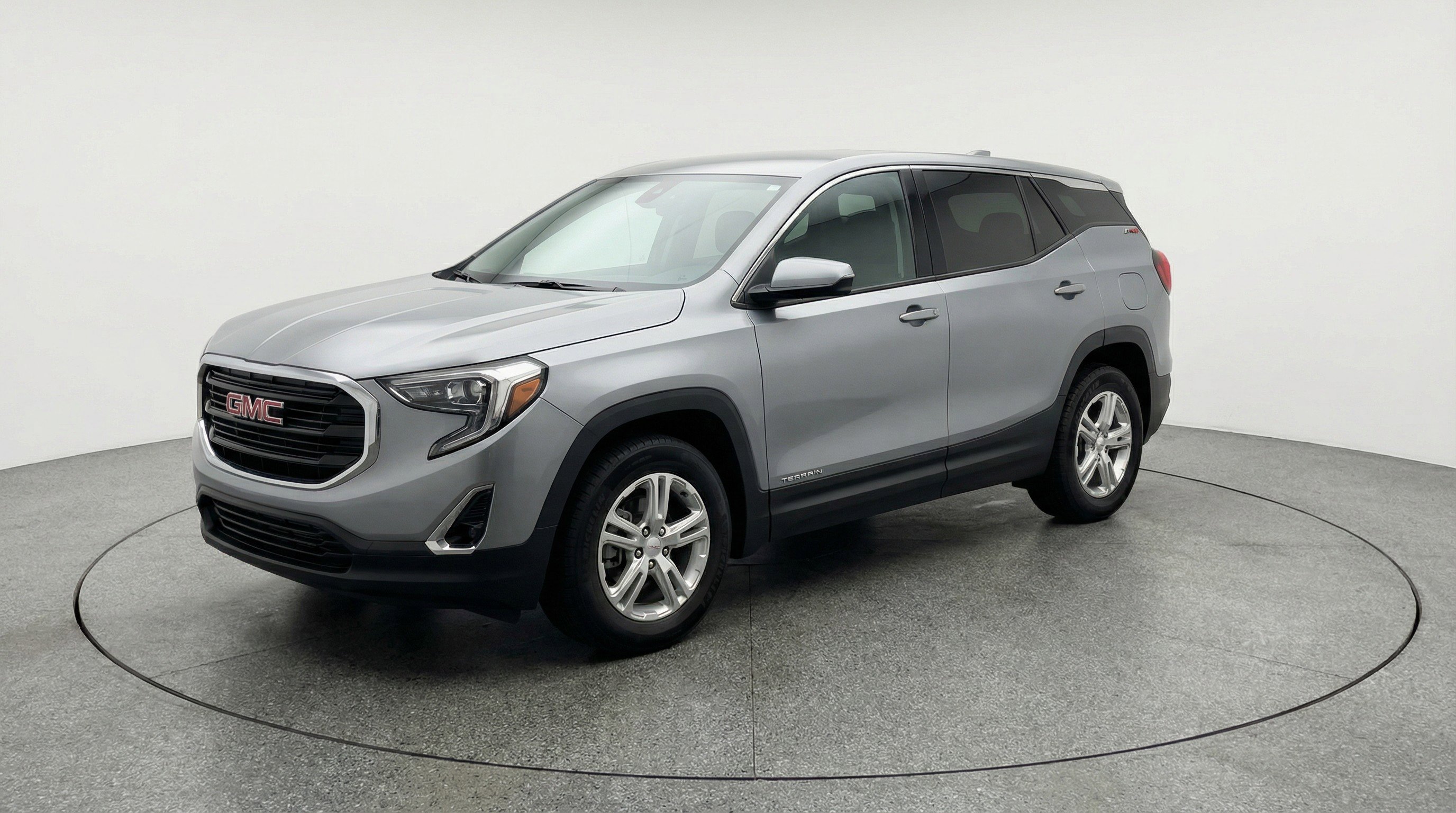 Used 2024 GMC Terrain SLE image 3