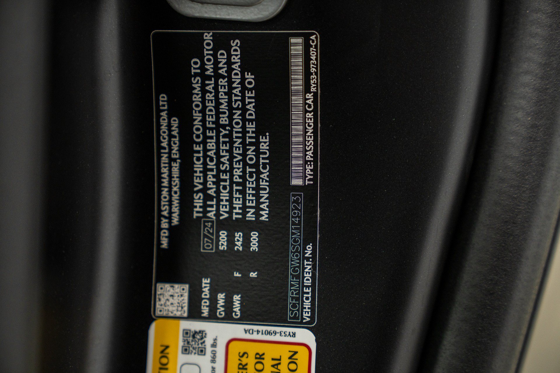 Used 2025 Aston Martin DB12 Convertible RWD image 19