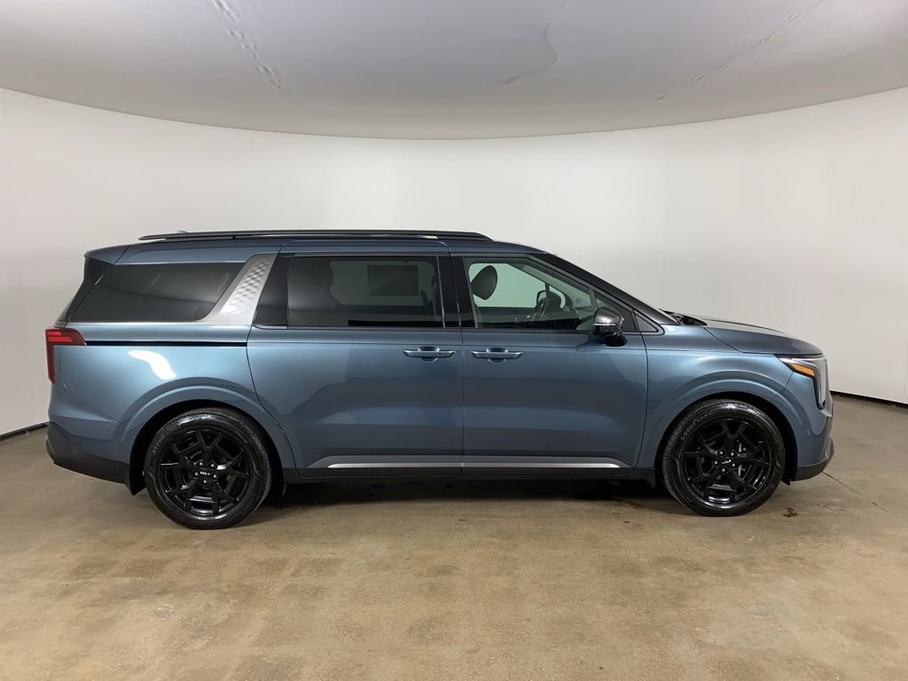Used 2025 Kia Carnival SX Prestige image 7