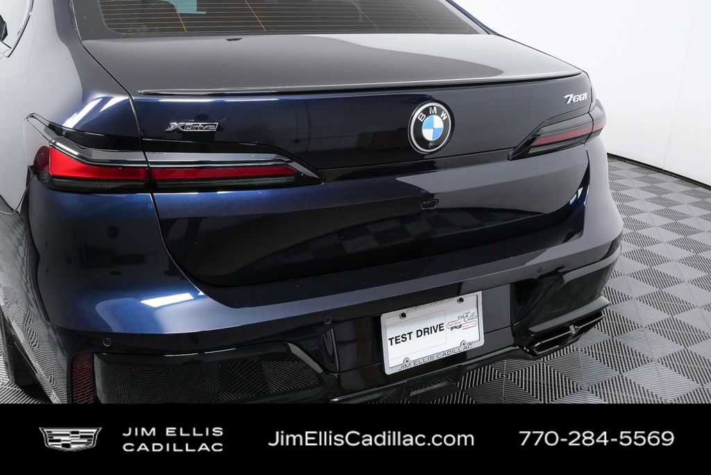 Used 2023 BMW 760i xDrive image 35