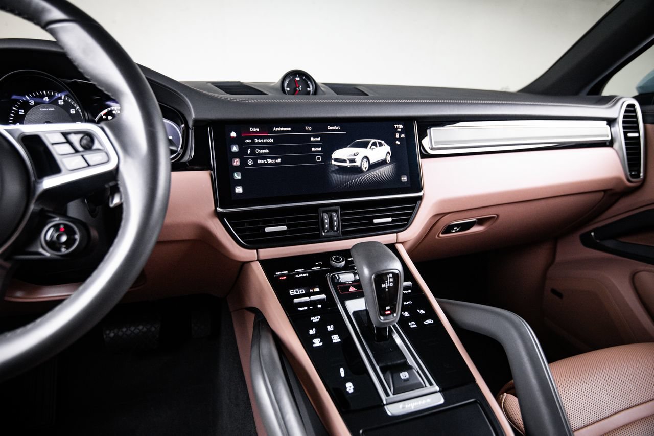 Certified 2023 Porsche Cayenne Platinum Edition AWD/4WD image 19