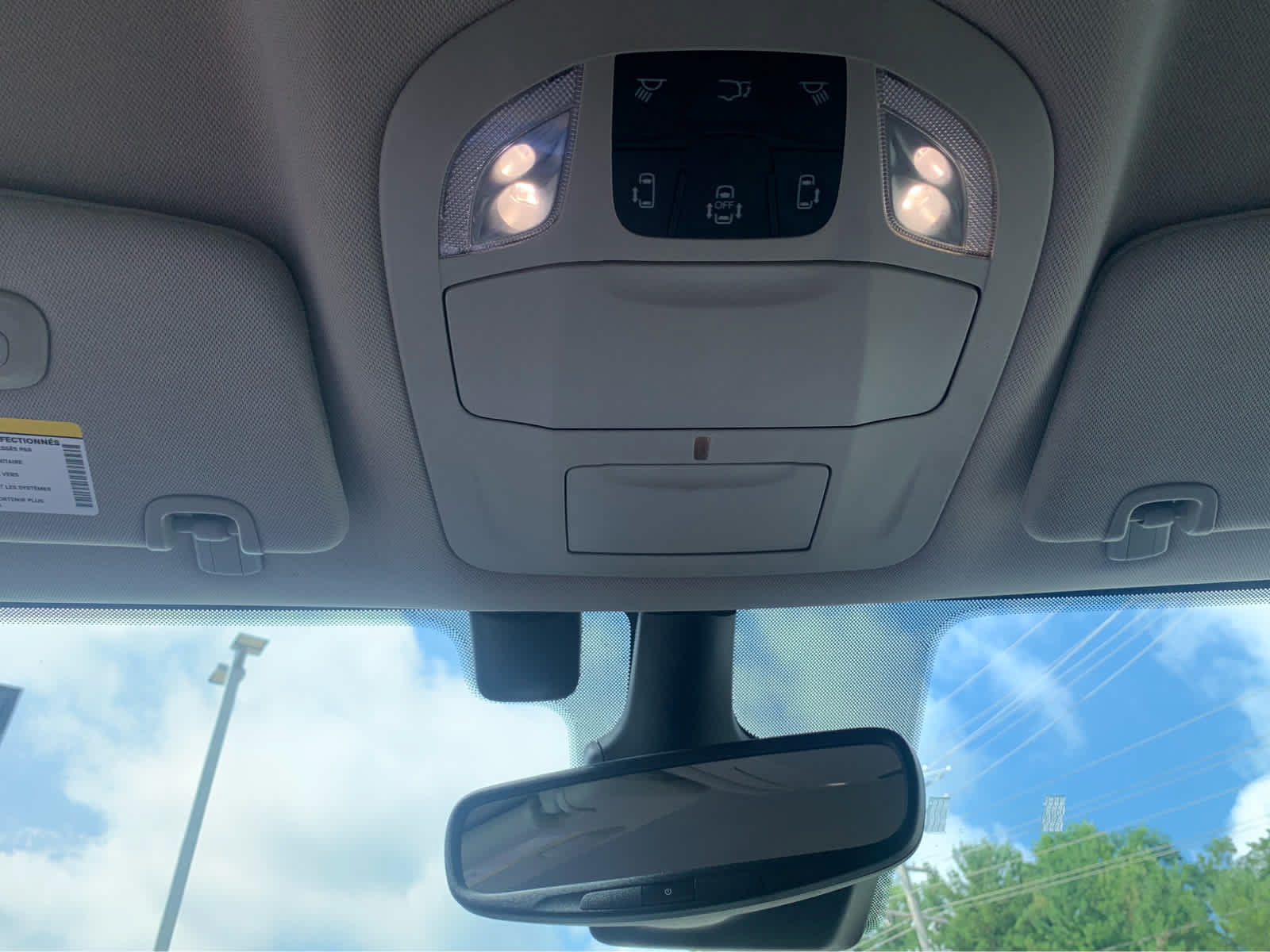 Used 2022 Chrysler Pacifica Touring-L FWD image 22