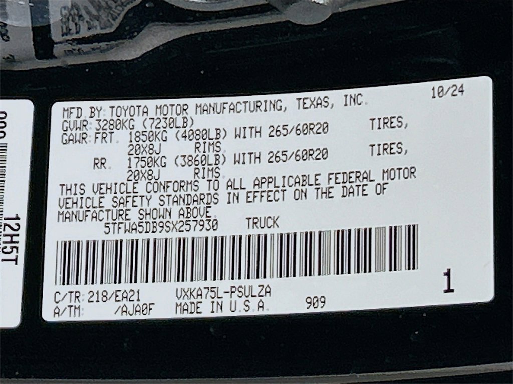 Used 2025 Toyota Tundra Limited image 31