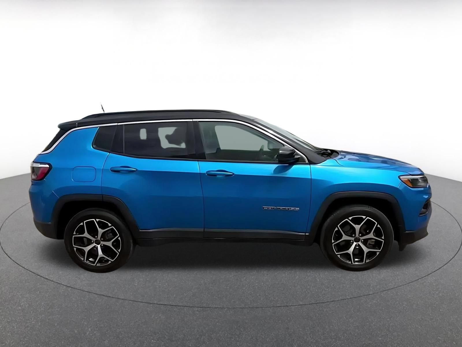 Used 2025 Jeep Compass Limited AWD/4WD image 15