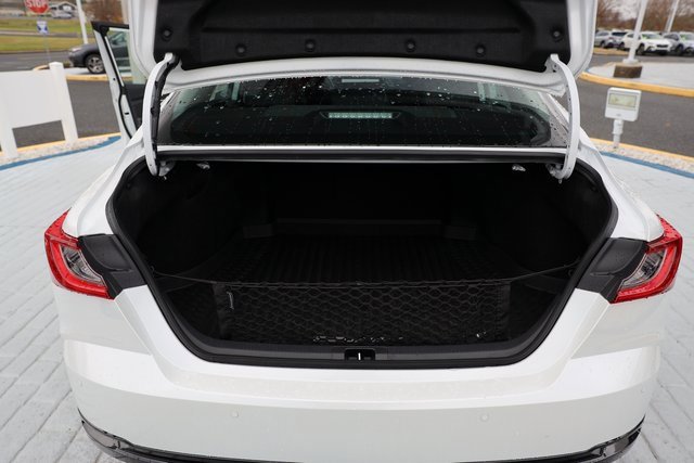 Used 2025 Toyota Camry XLE image 10