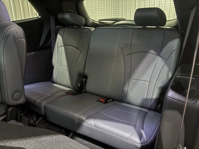 Used 2024 Buick Enclave Premium image 25