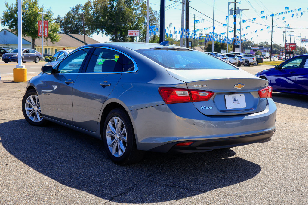 Used 2024 Chevrolet Malibu LT FWD image 2