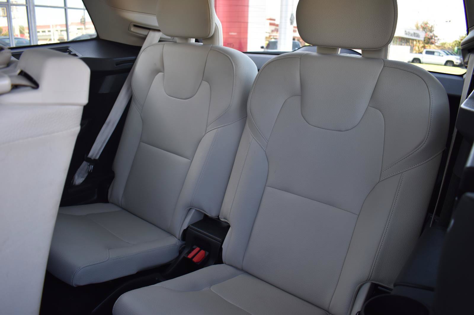 Used 2021 Volvo XC90 T5 Momentum w/ Protection Package Premier FWD image 52
