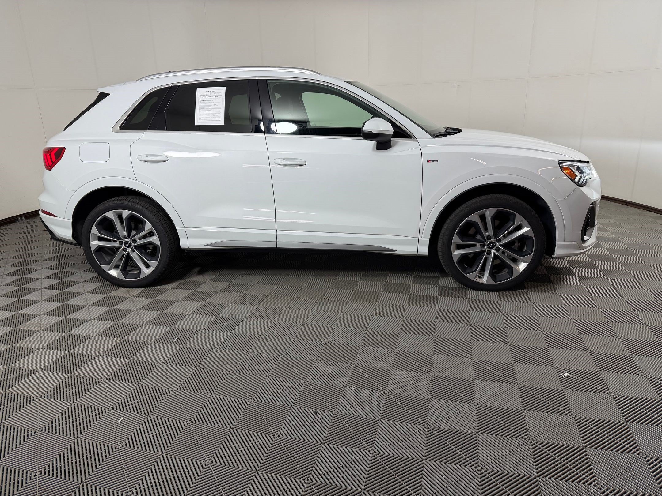 Used 2020 Audi Q3 2.0T Premium Plus AWD/4WD image 8