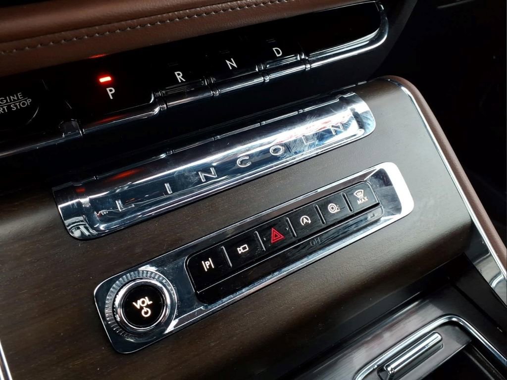 Used 2025 Lincoln Aviator Reserve w/ Illumination Package AWD/4WD image 13