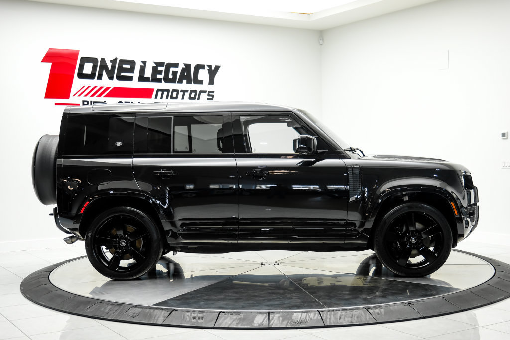 Used 2024 Land Rover Defender 110 V8 AWD/4WD image 9