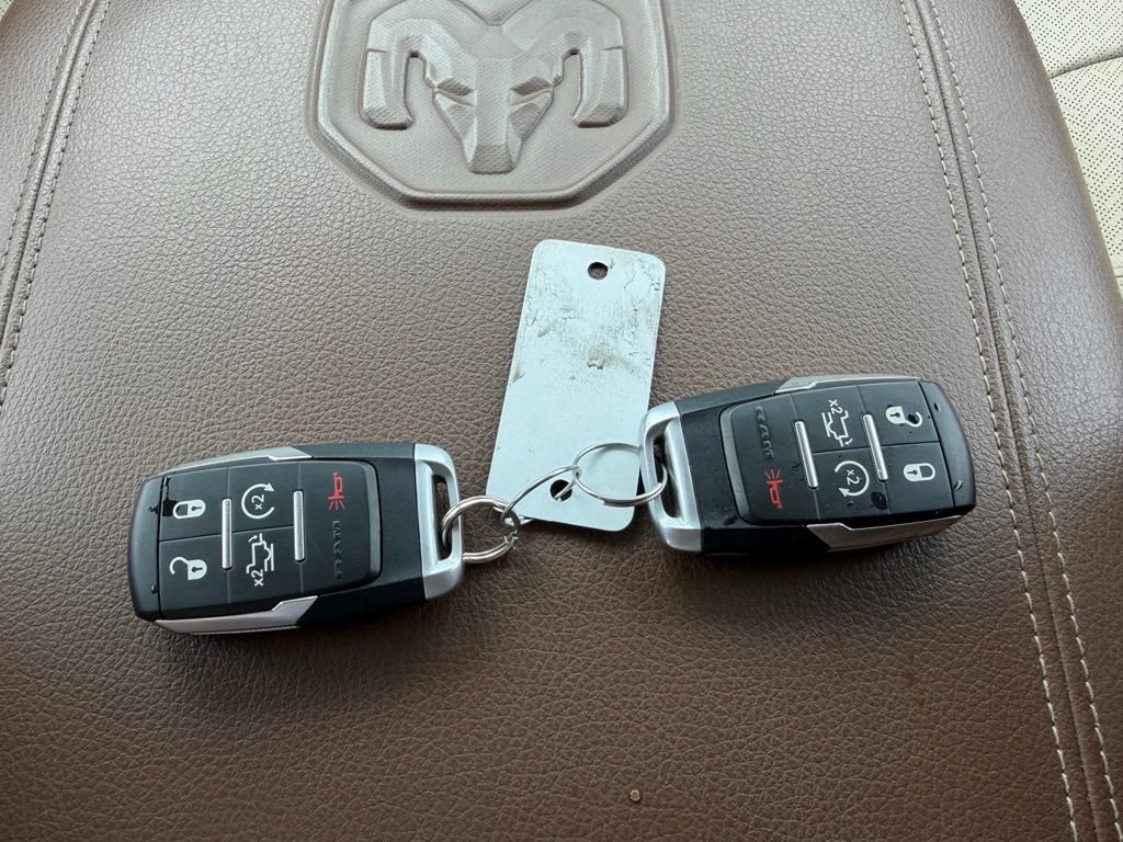 Used 2019 RAM 3500 Laramie AWD/4WD image 12
