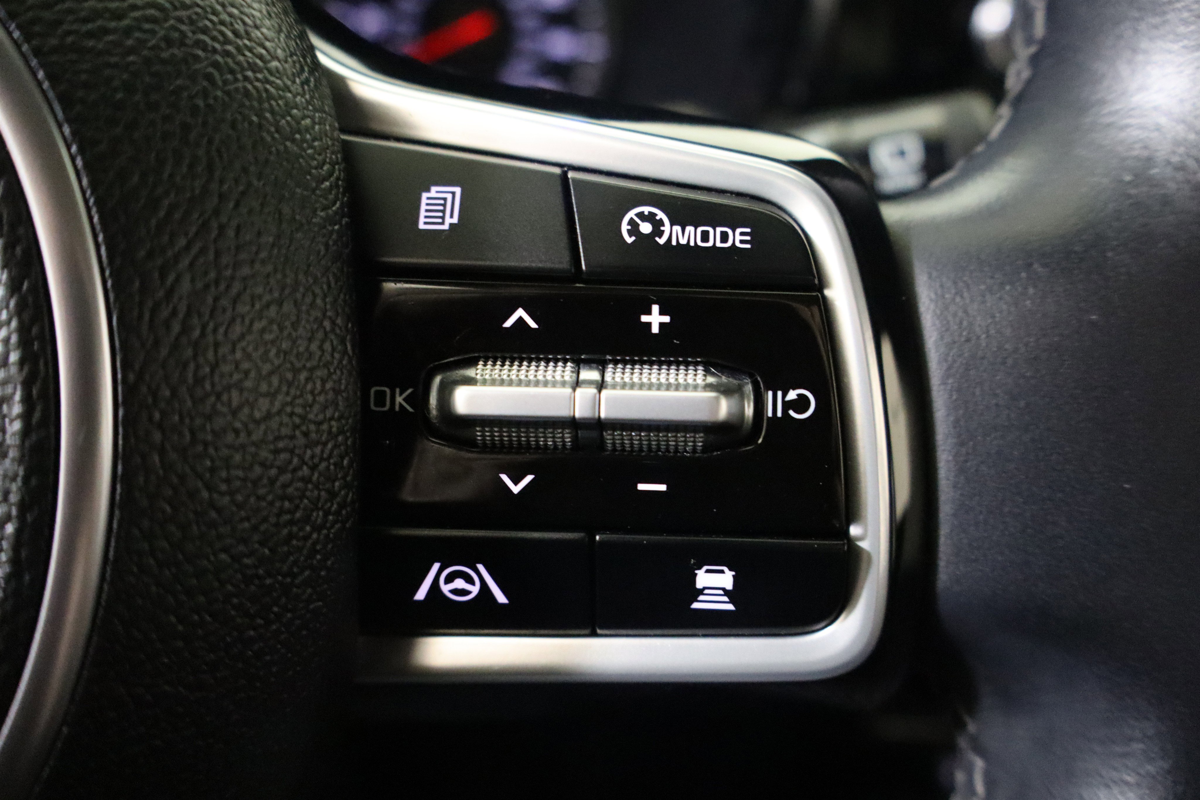 Used 2023 Kia Sorento EX image 32