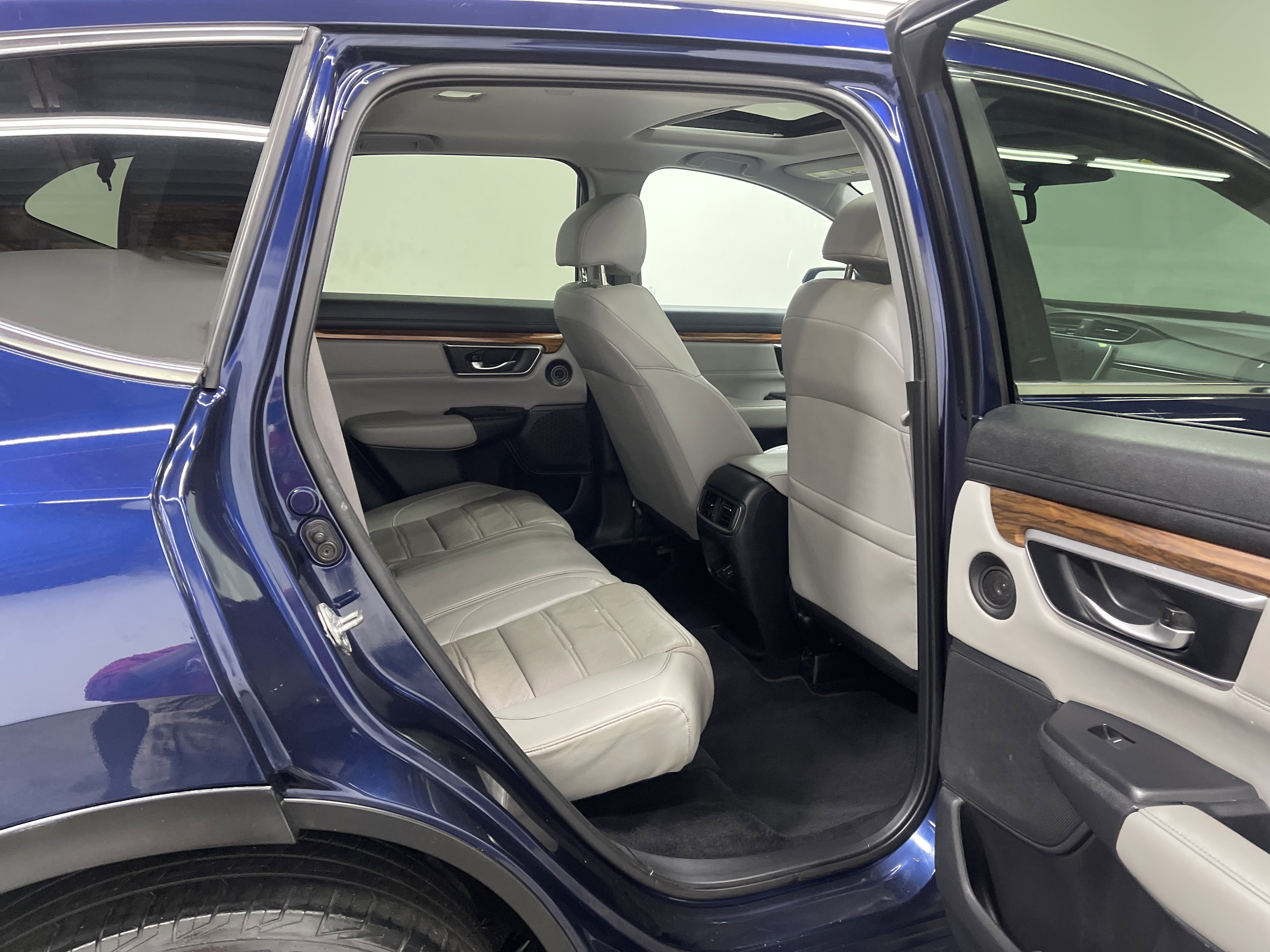 Used 2018 Honda CR-V Touring image 21