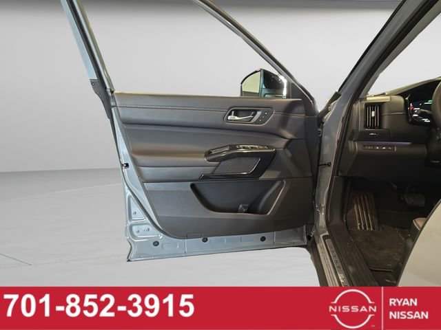 New 2026 Nissan Pathfinder Platinum image 34