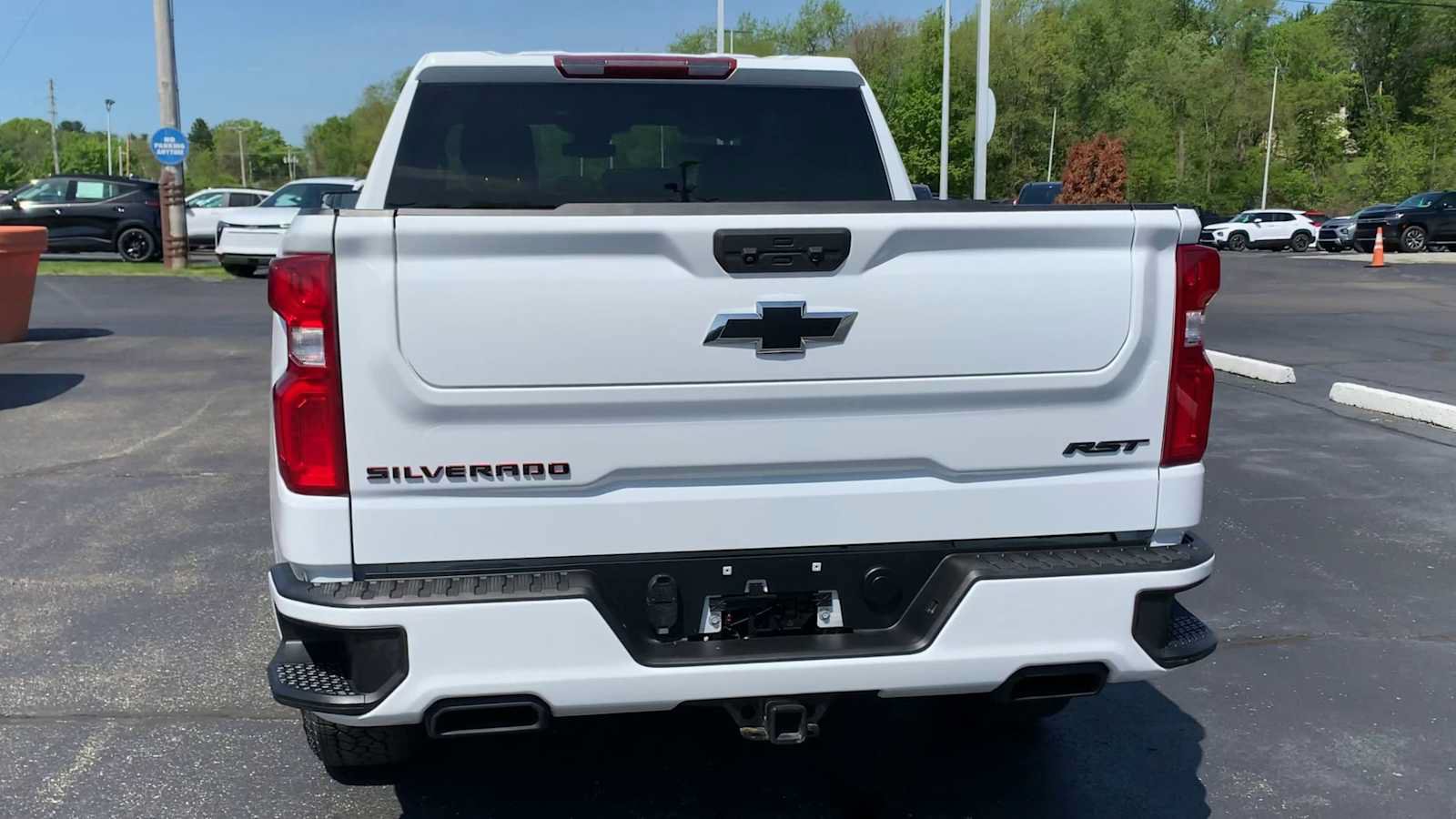 Certified 2023 Chevrolet Silverado 1500 RST w/ Redline Edition AWD/4WD image 7