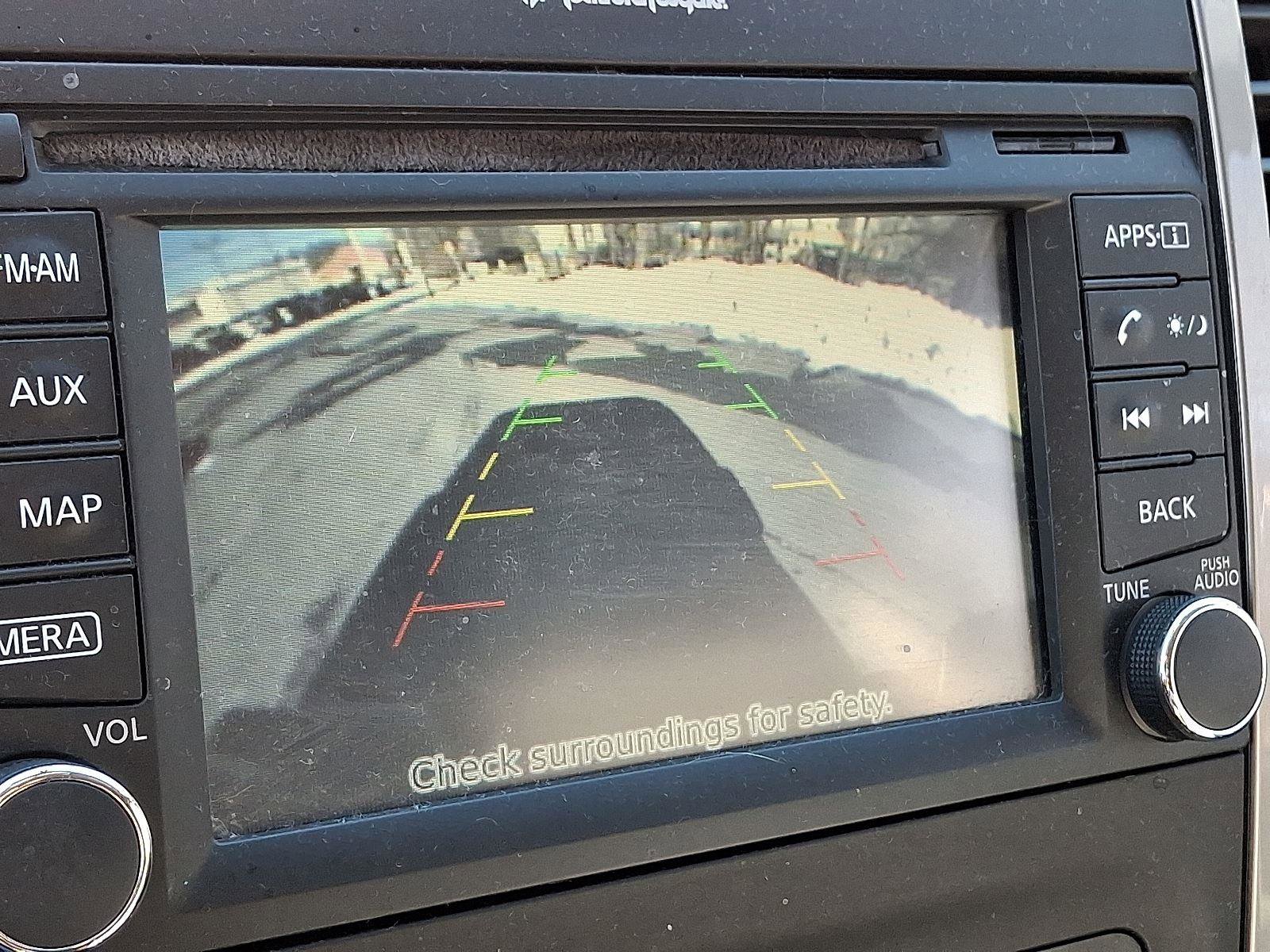 Used 2014 Nissan Frontier SL w/ SL Moonroof Package image 18