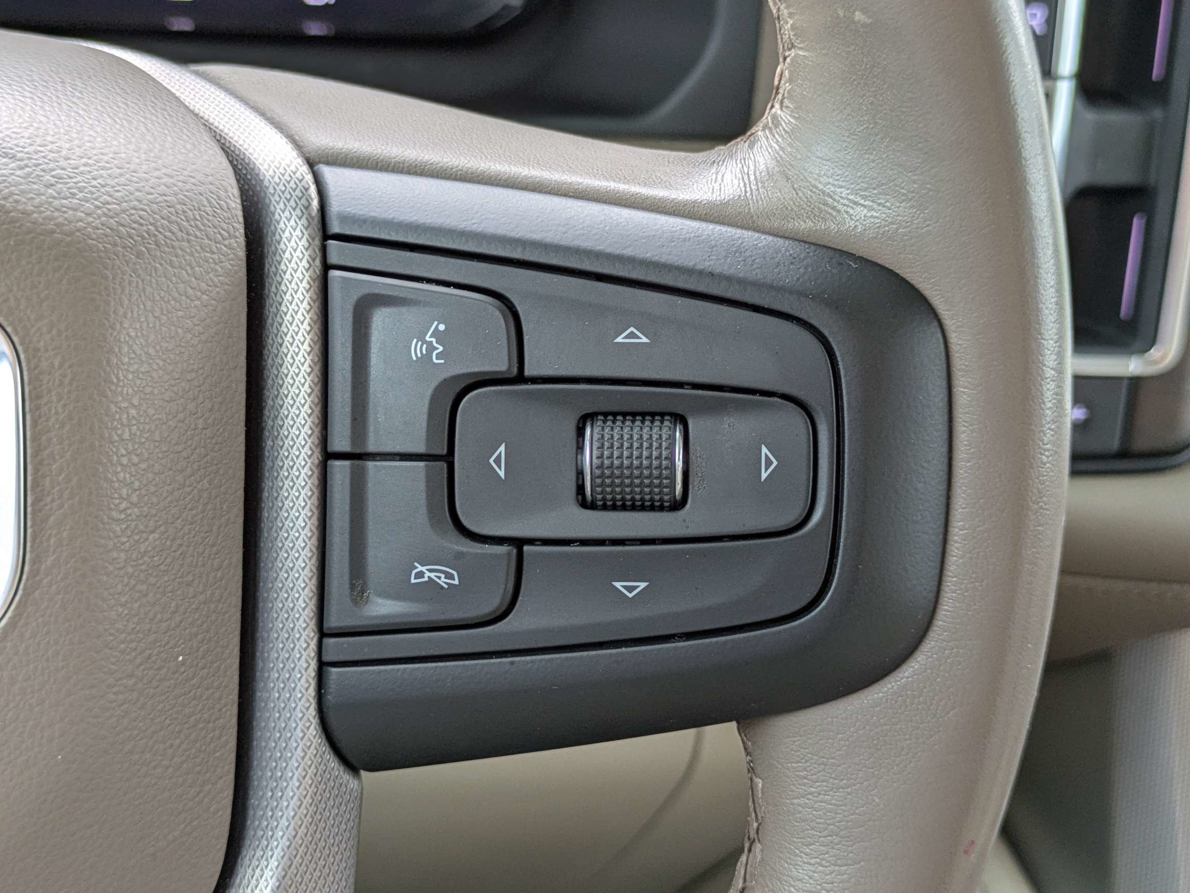 Used 2022 GMC Yukon XL Denali AWD/4WD image 25