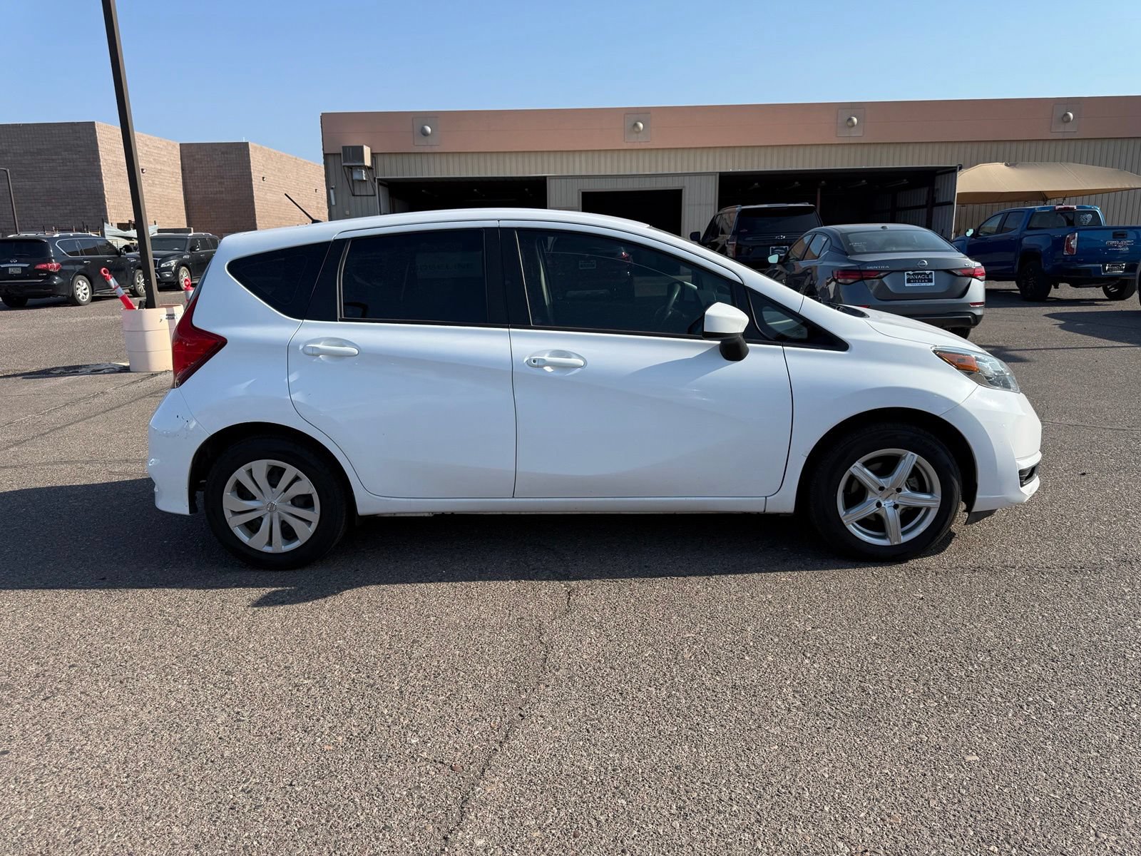Used 2018 Nissan Versa Note S FWD image 4